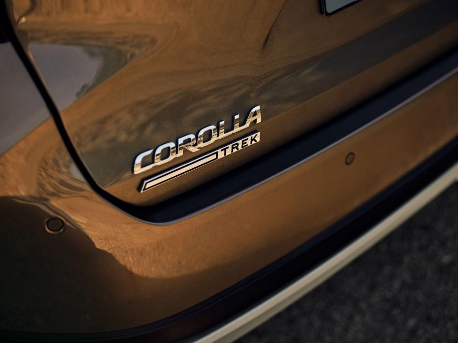 Логотип Toyota Corolla Trek Hybrid 2019 года  (WW) (фото 2 из 17)